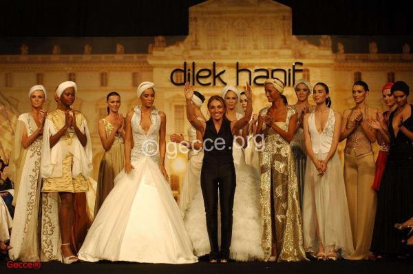Dilek Hanif Paris 'Haute Couture Haftası'nda 2010 -2011 Sonbahar-Kış Koleksiyonunu Tanıttı