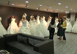 Bu yılın gelinlik modasında geniş bir trend paleti var Bu yılın gelinlik modasında geniş bir trend paleti var