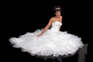 düğününü salonda yapanlara gelinlik bedava